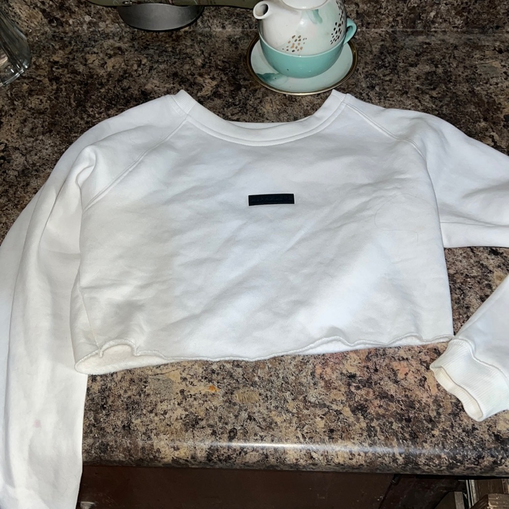 Alphalete sweater